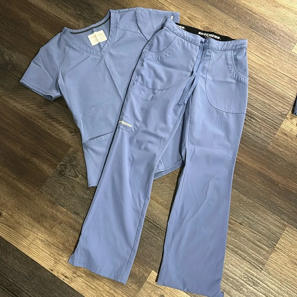 Women’s Scrub Set - Picture 1 of 7